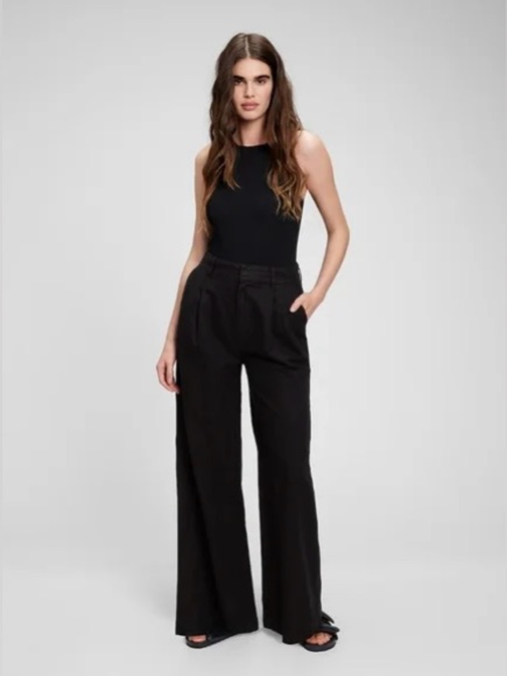 Gap Pleated Linen Pant